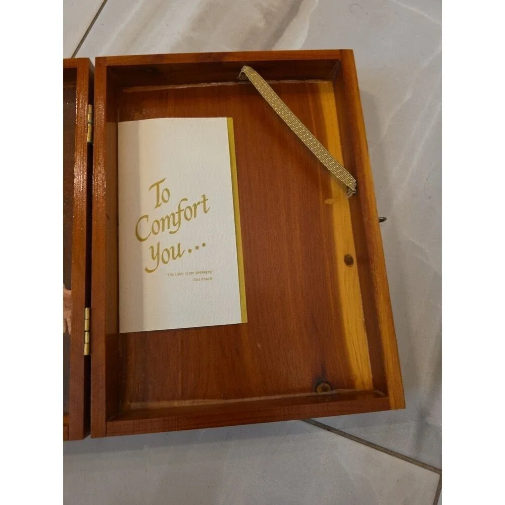 Holy Bible 1976 Prince of Peace Memorial Edition Concord Bible‎ Wooden Cedar C1